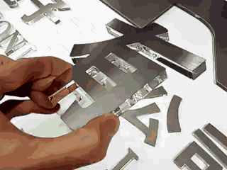 拉丝不锈钢水晶字制作步骤