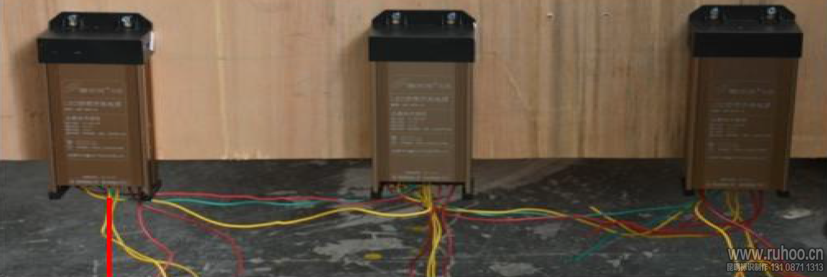 发光字电源适配器错误安装示范③