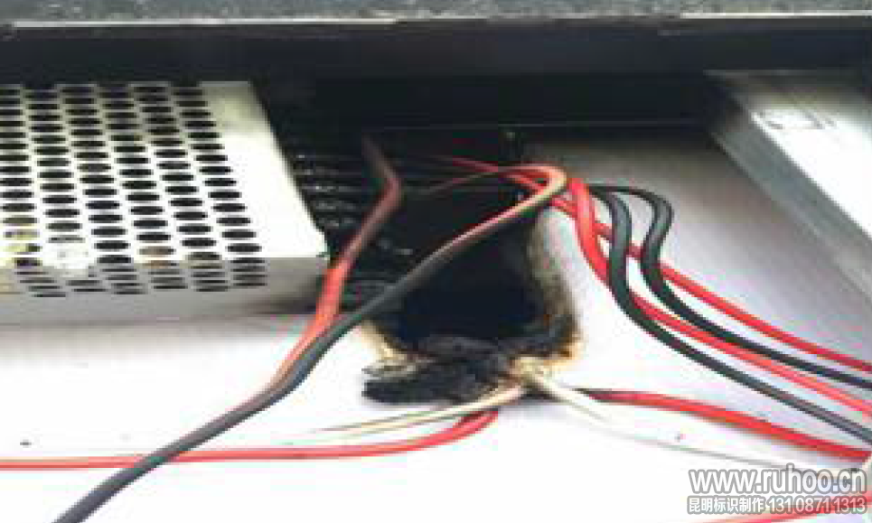 发光字电源安装错误着火